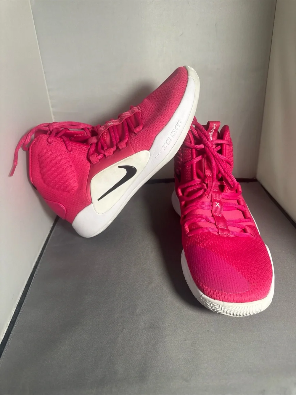 Nike‎ Zoom Hyperdunk Pink High-Top Basketball Shoes with Black Swoosh mens 8.5